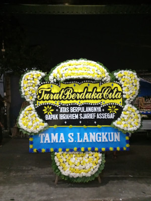 Papan Bunga Duka di Kebawetan