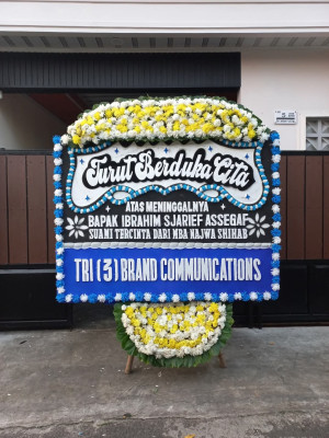 Papan Bunga Duka di Kebawetan